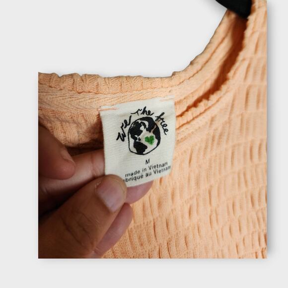 Free People We The Free Care Delicious Peach Smocked Yoke Tee Women's Medium - Picture 4 of 8